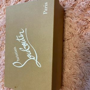 💯 authentic Christian Louboutin